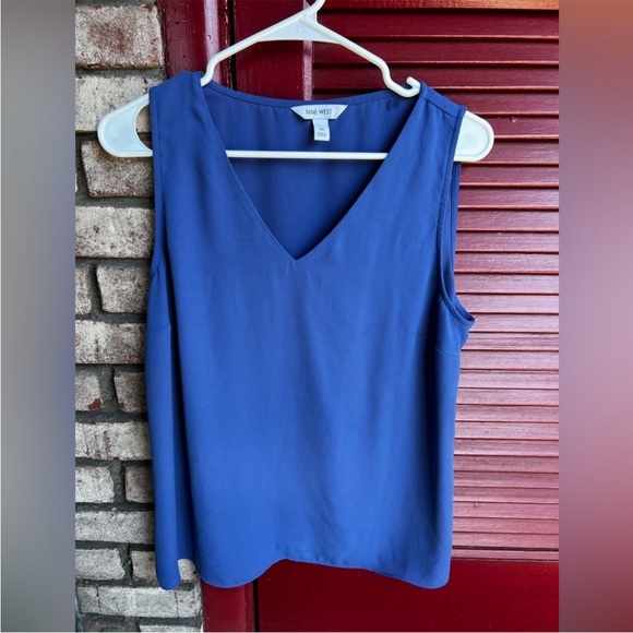 Nine West Woman’s Blue V-Neck Medium Tank Top Blouse - Picture 4 of 7